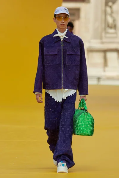 Look 17